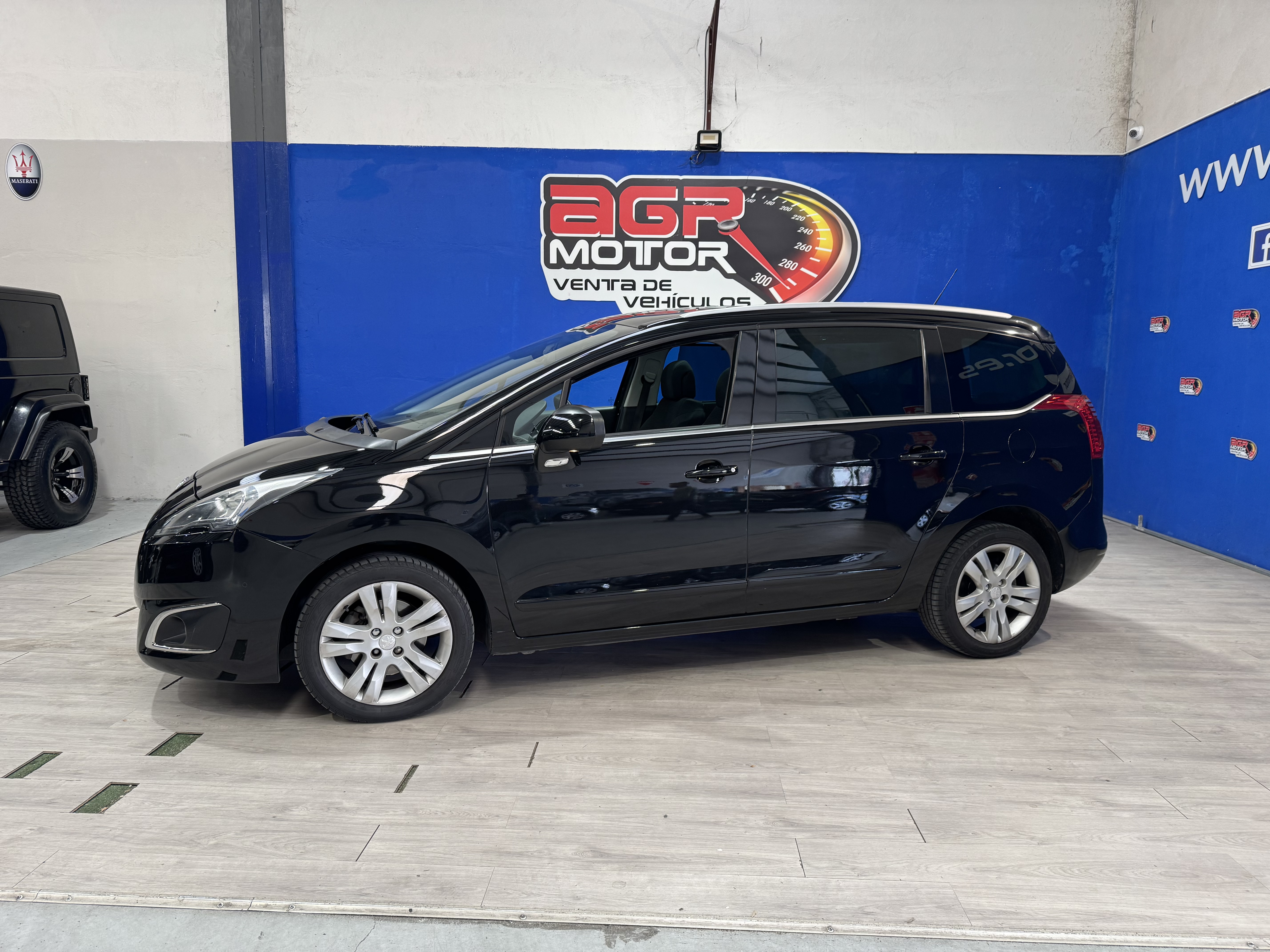 PEUGEOT 5008 1.6 hdi