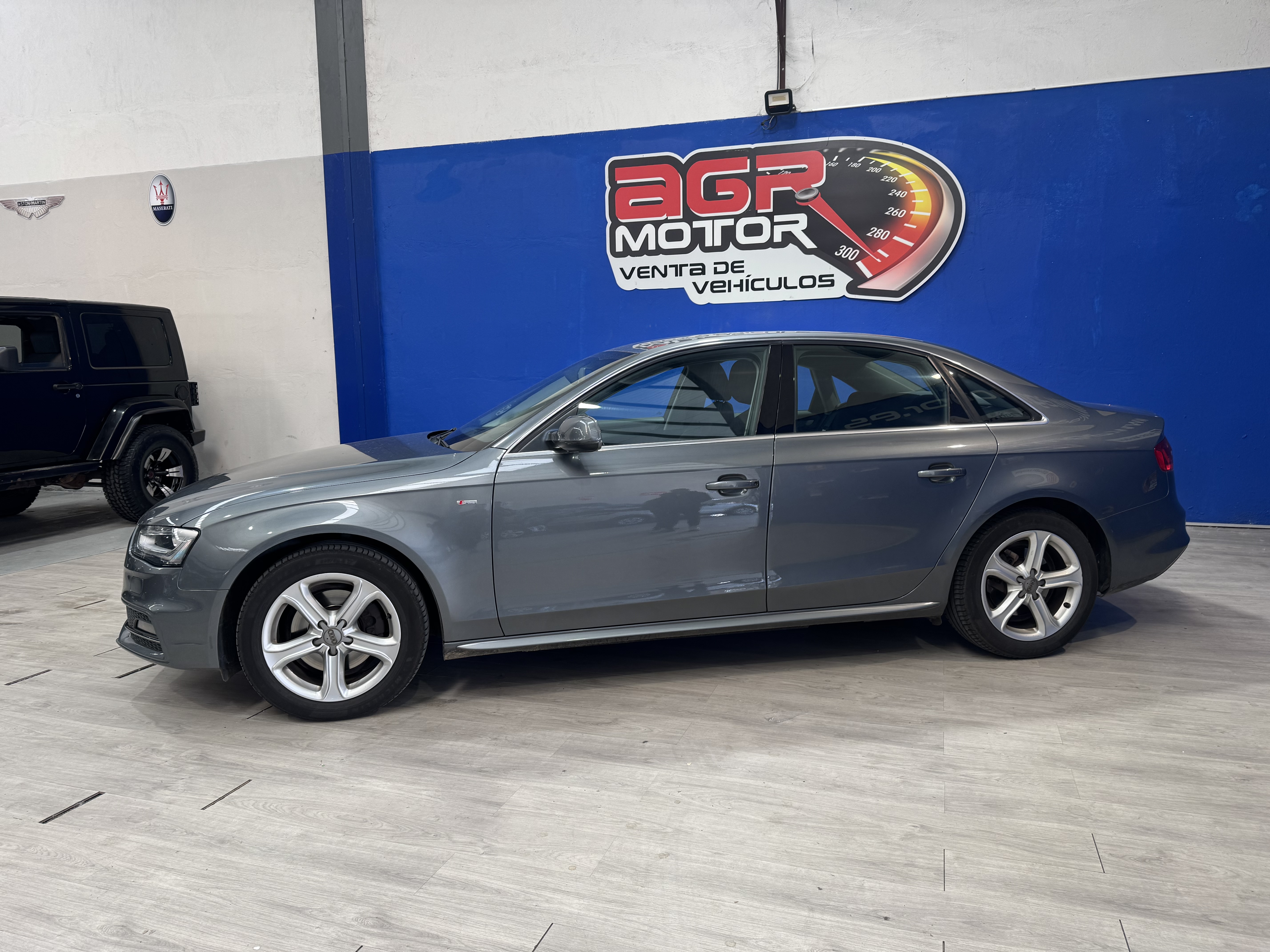 AUDI A4 2.0 tdi S Line