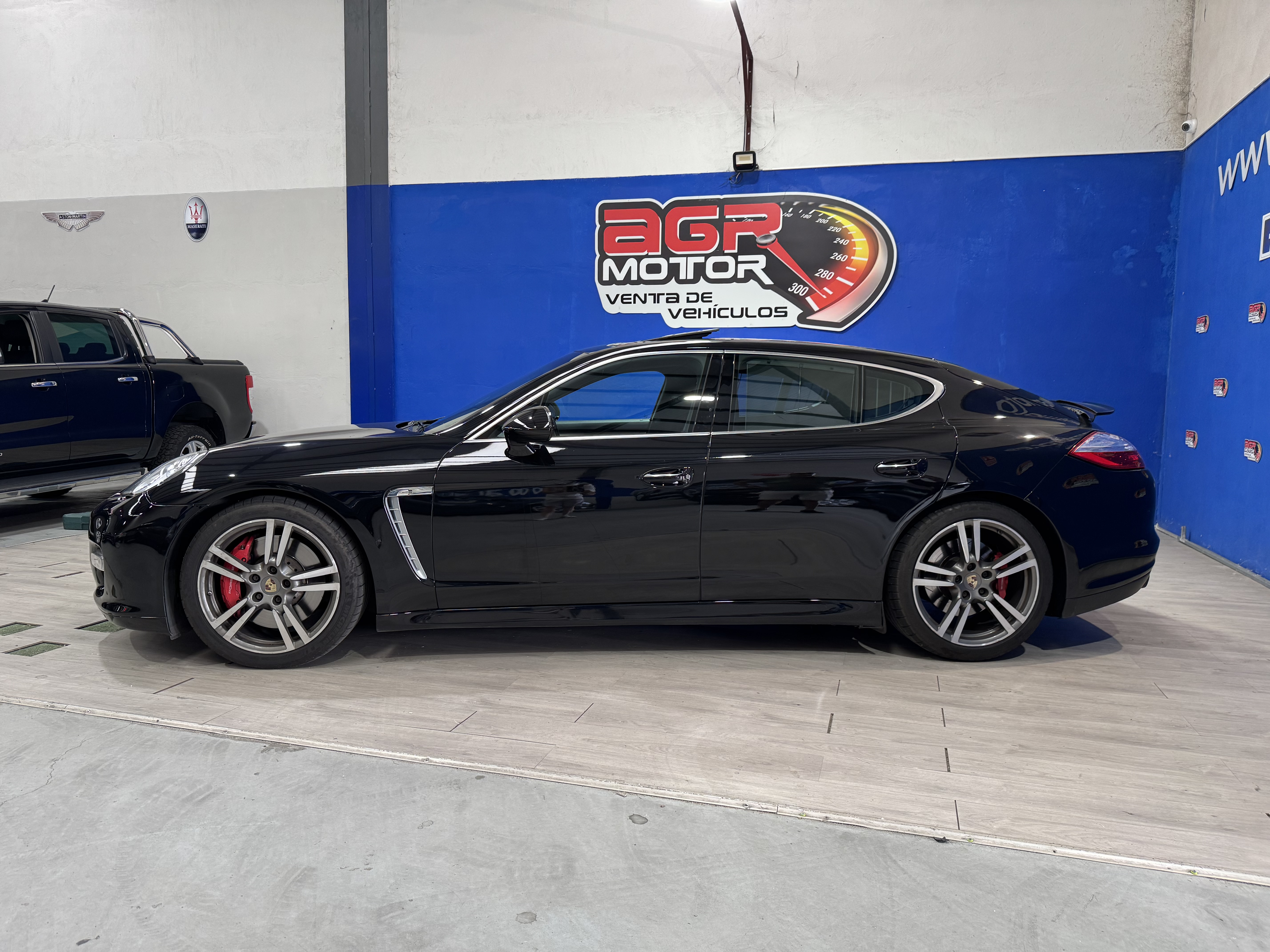 PORSCHE Panamera 4.8 Turbo