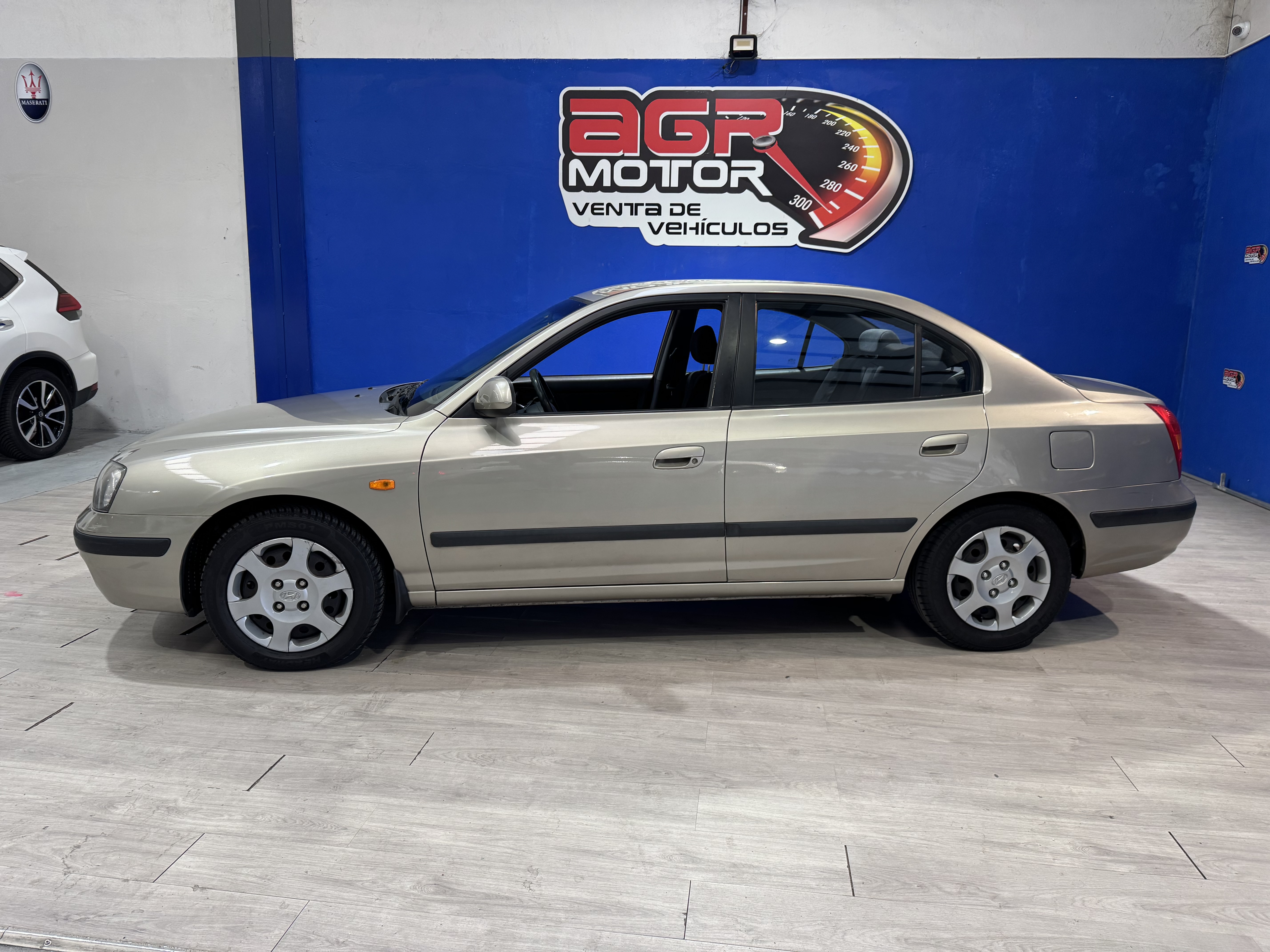 HYUNDAI Elantra 1.6 i 
